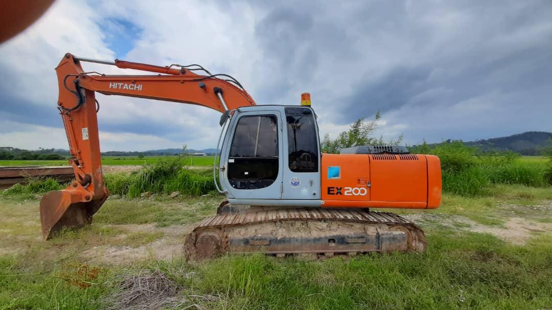 Hitachi EX200 excavator - Photo reference R08 - Ooi Bah Seng & Sons