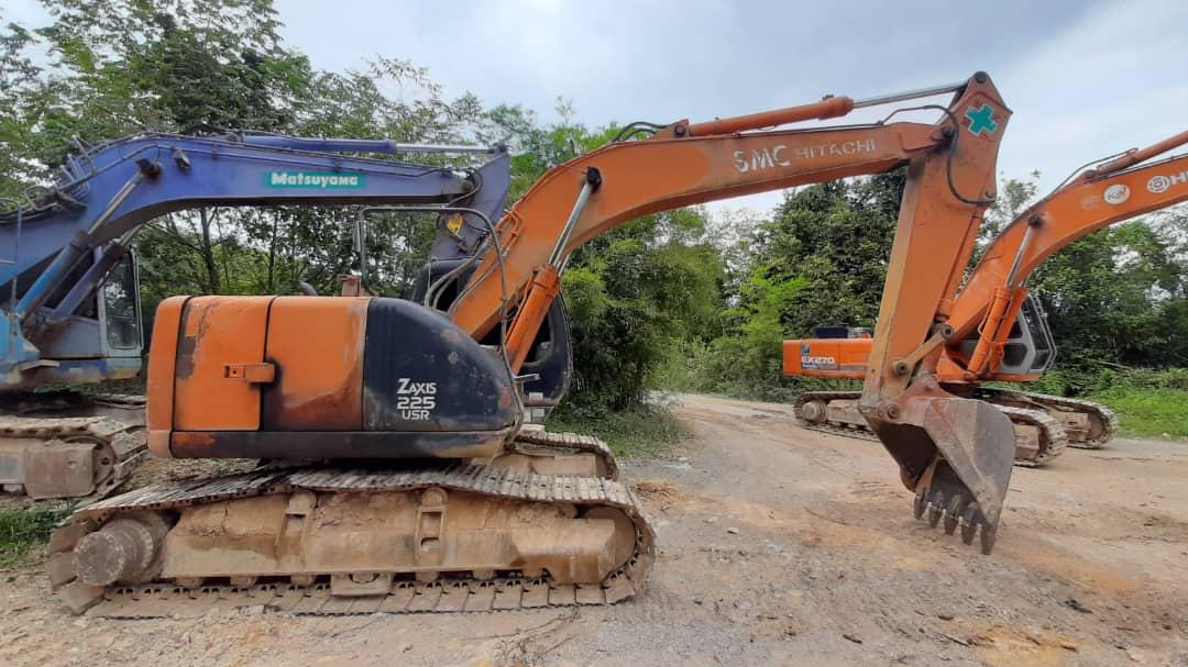 Hitachi ZAXIS 225 USR excavator - Photo reference R09 - Ooi Bah Seng & Sons